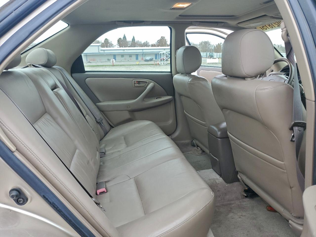 1999 TOYOTA CAMRY LE photo 10