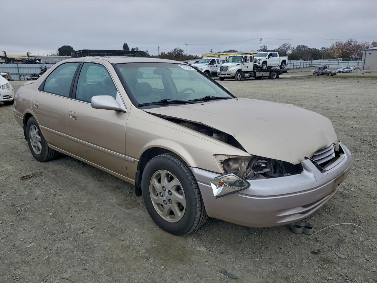 1999 TOYOTA CAMRY LE photo 4