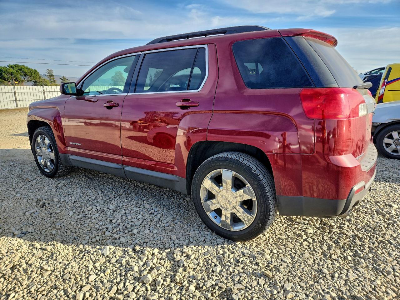 2012 GMC TERRAIN SLT photo 2