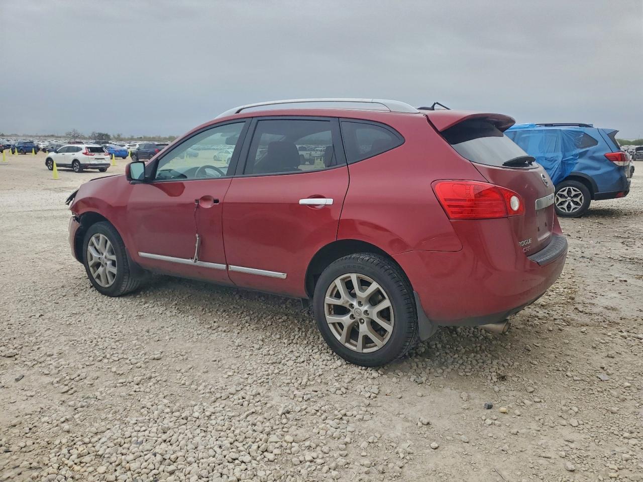 2013 NISSAN ROGUE S photo 2
