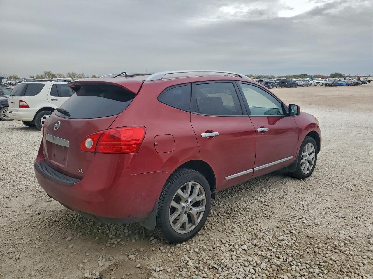 2013 NISSAN ROGUE S photo 3