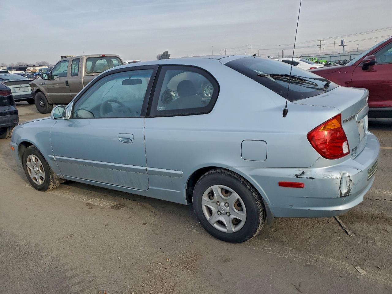 2005 HYUNDAI ACCENT GS photo 2