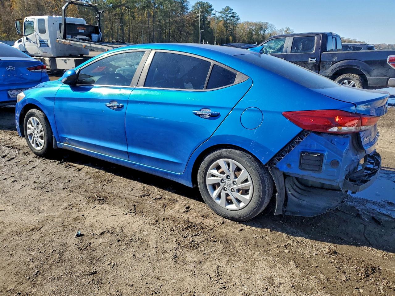 2017 HYUNDAI ELANTRA SE photo 2