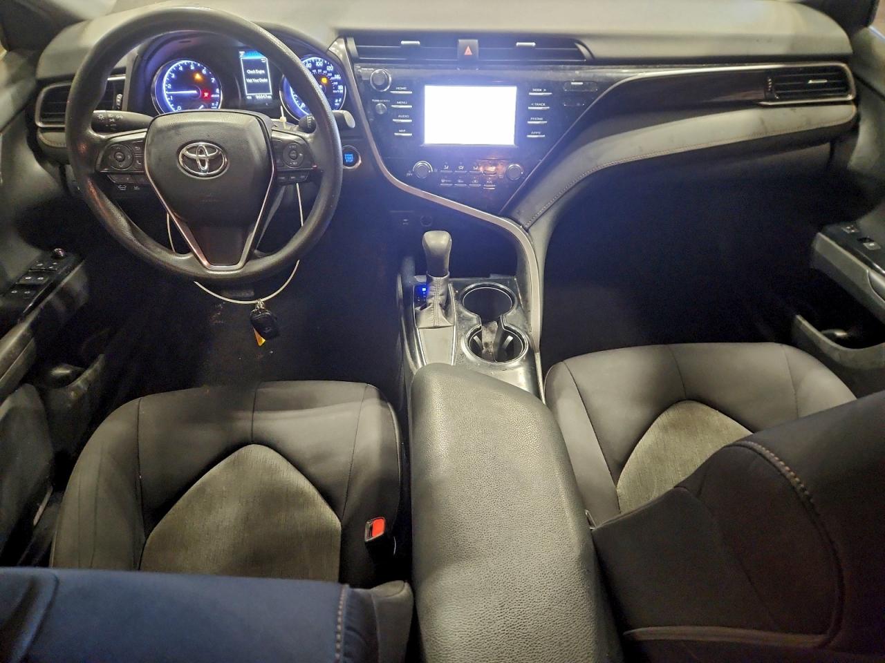 2019 TOYOTA CAMRY L photo 15
