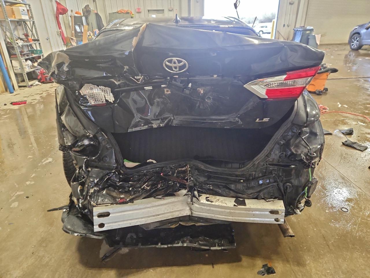 2019 TOYOTA CAMRY L photo 11