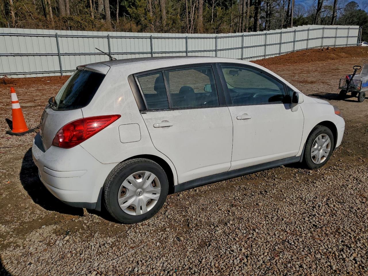 2012 NISSAN VERSA S photo 5