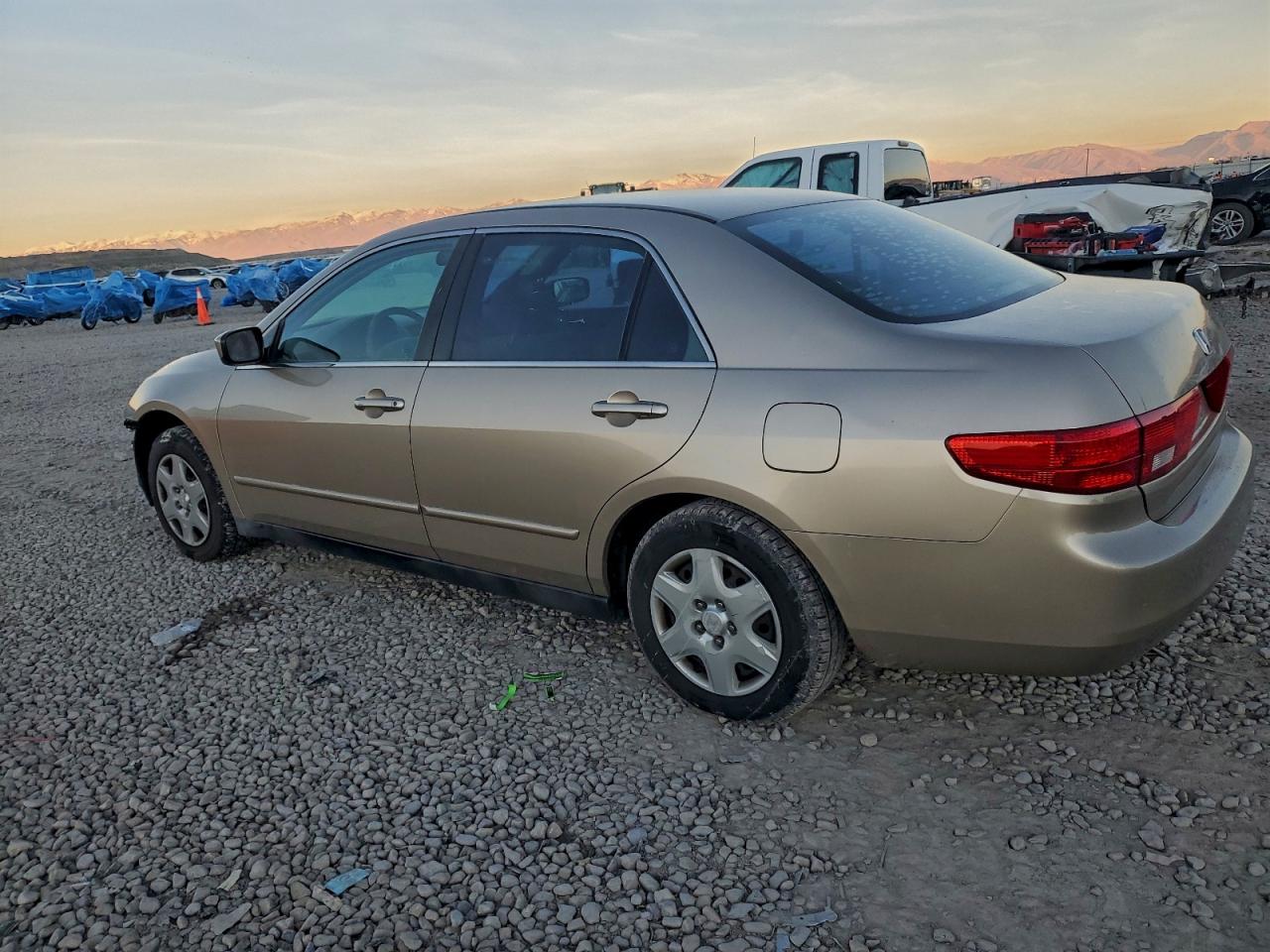 2005 HONDA ACCORD LX photo 3