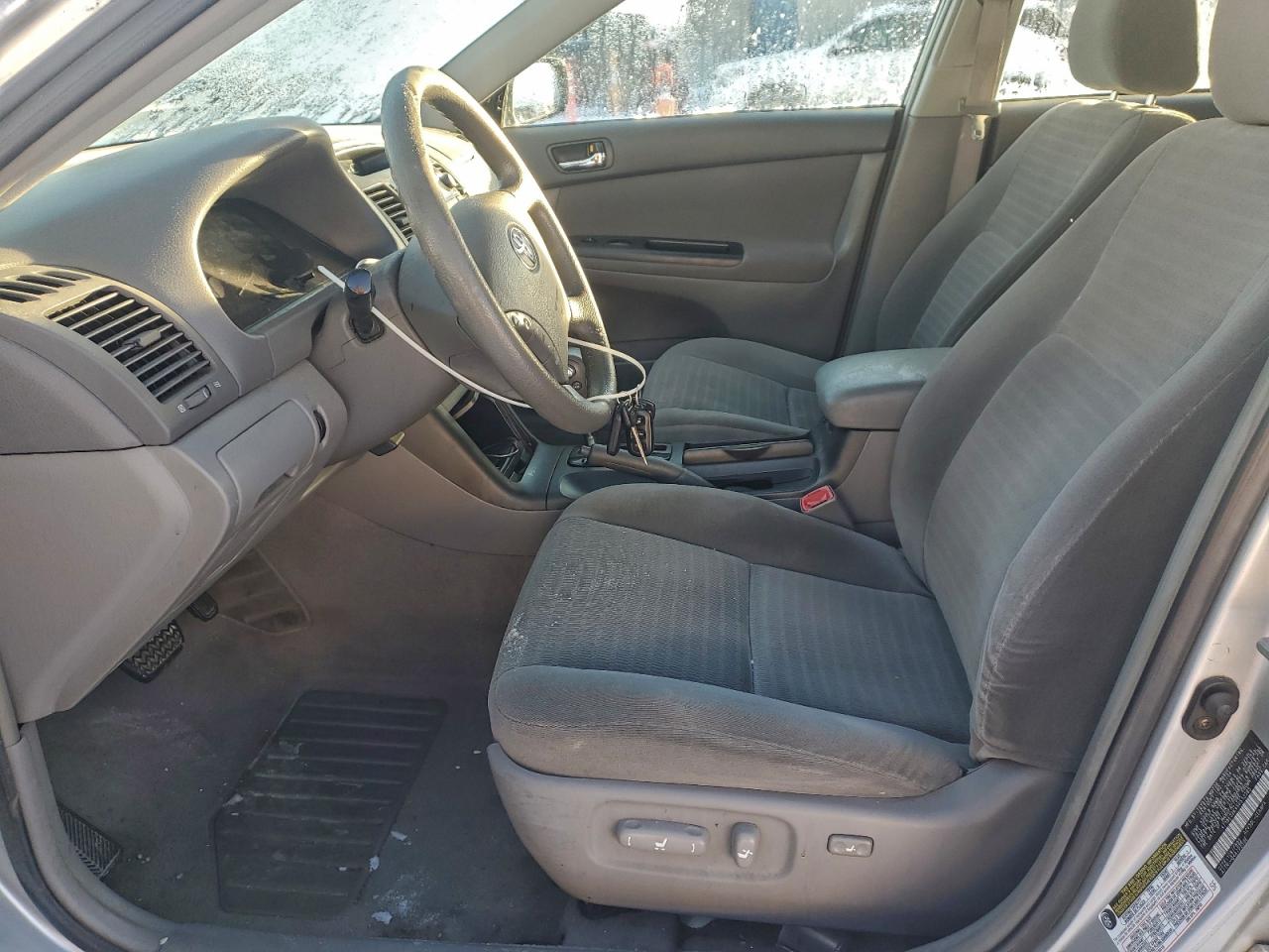 2005 TOYOTA CAMRY LE photo 13
