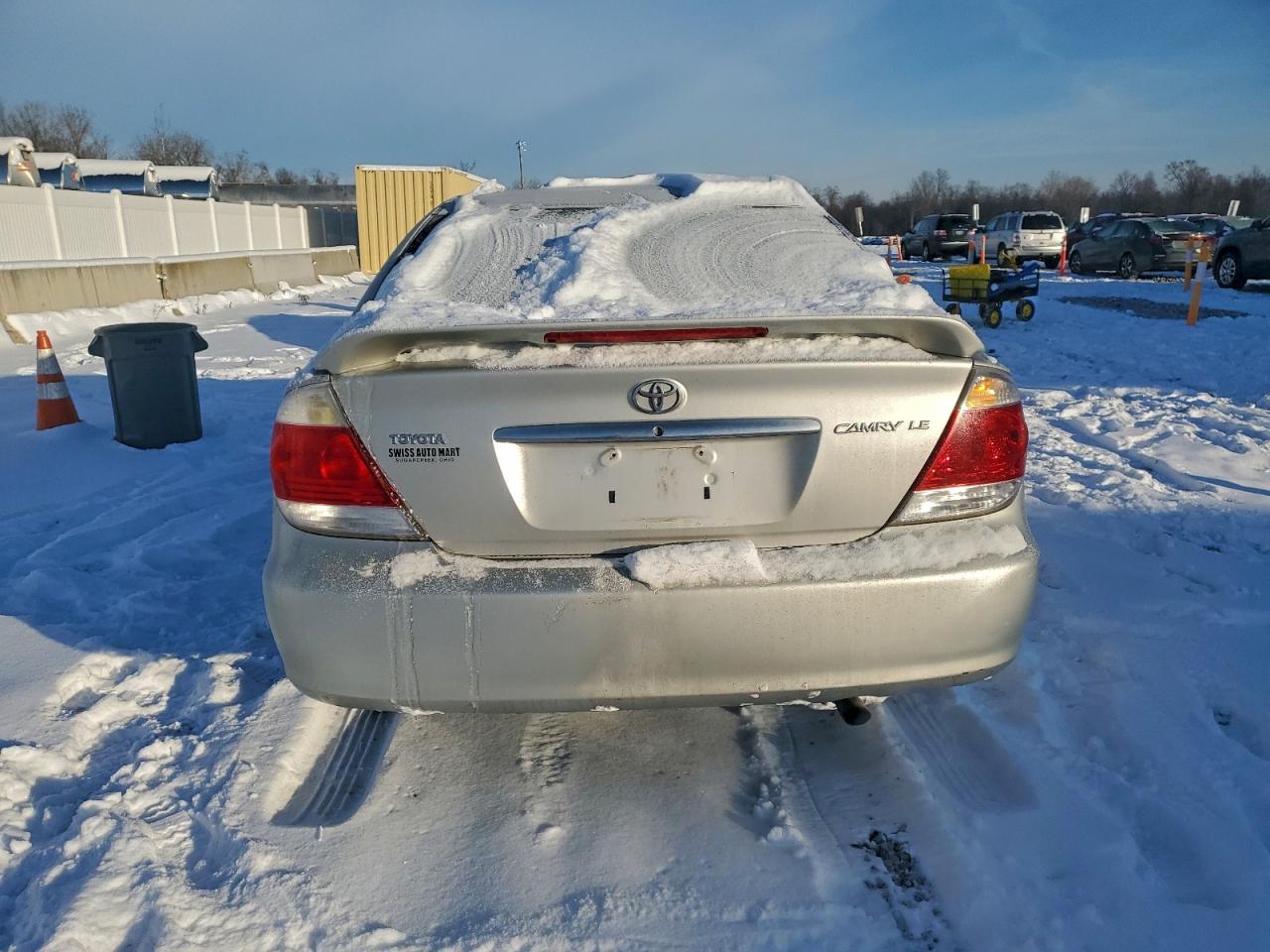 2005 TOYOTA CAMRY LE photo 11