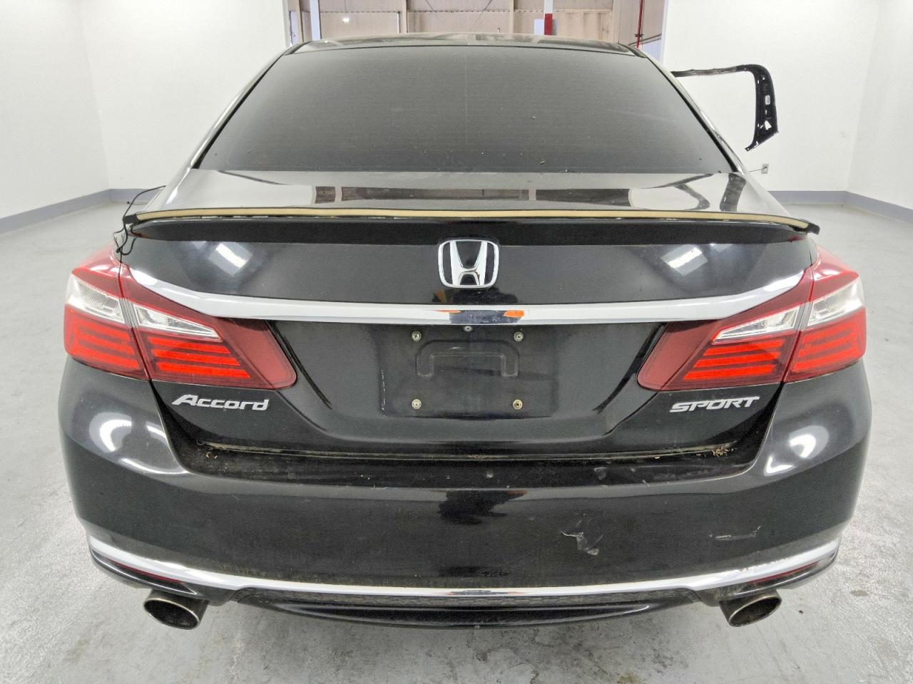 2017 HONDA ACCORD SPORT photo 16