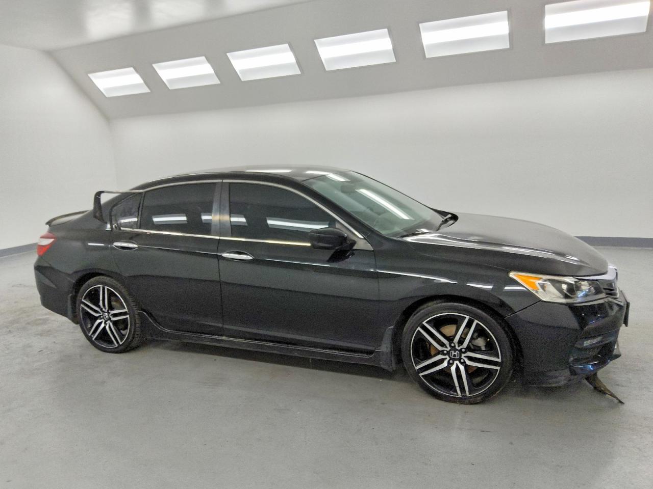 2017 HONDA ACCORD SPORT photo 10