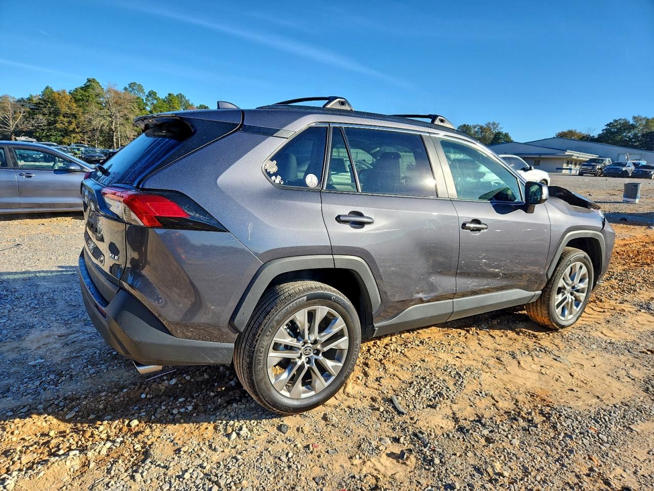 2025 TOYOTA RAV4 XLE PREMIUM photo 5
