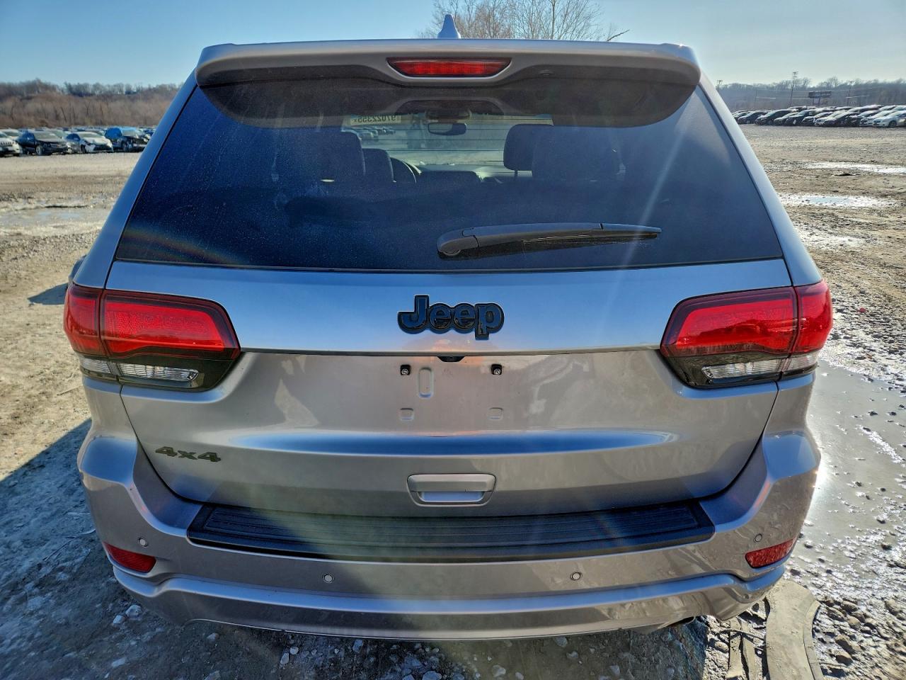2019 JEEP GRAND CHEROKEE LAREDO photo 6