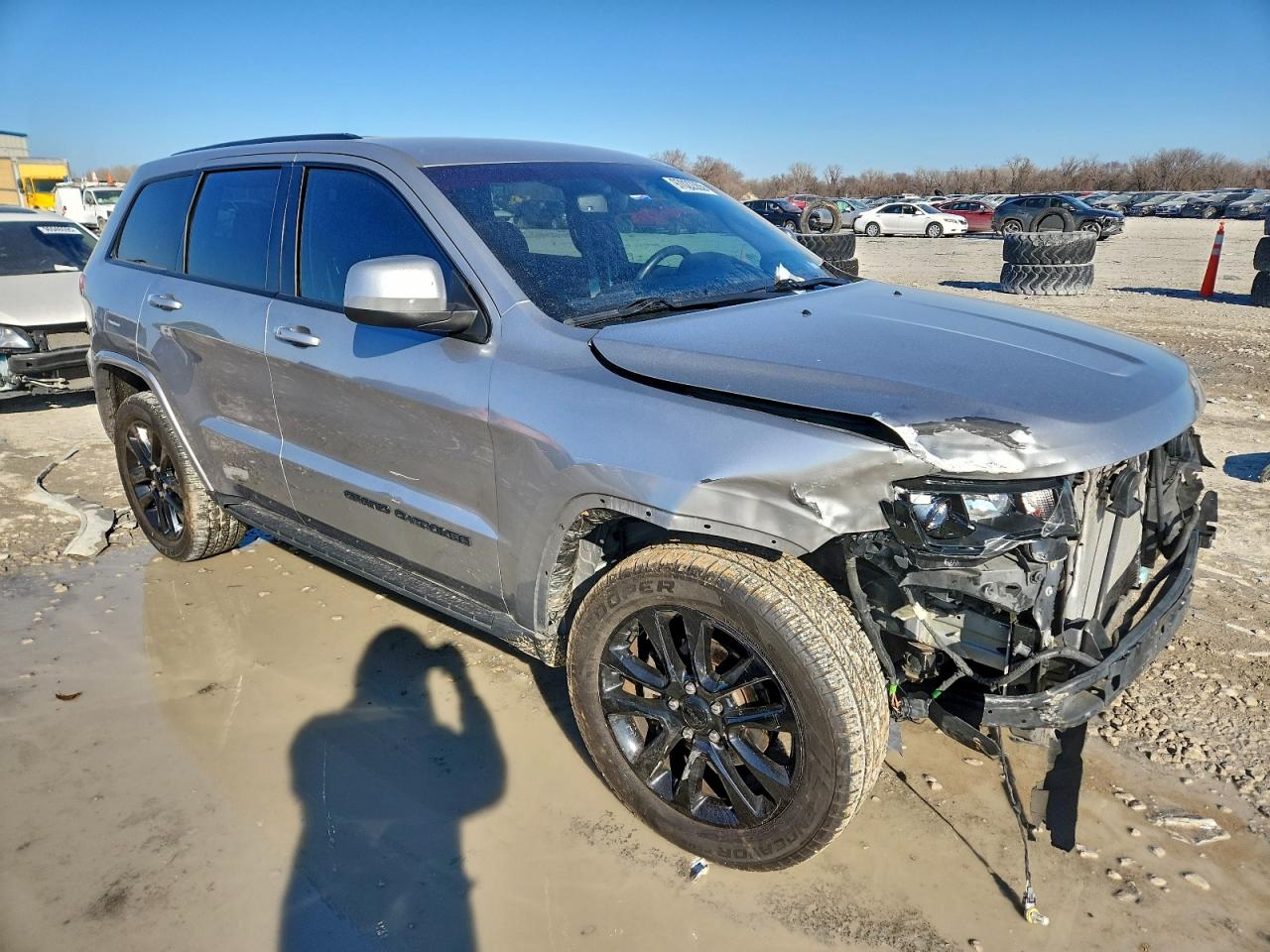 2019 JEEP GRAND CHEROKEE LAREDO photo 4