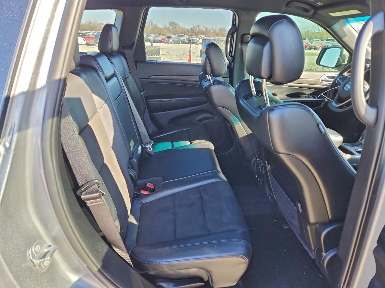 2019 JEEP GRAND CHEROKEE LAREDO photo 11