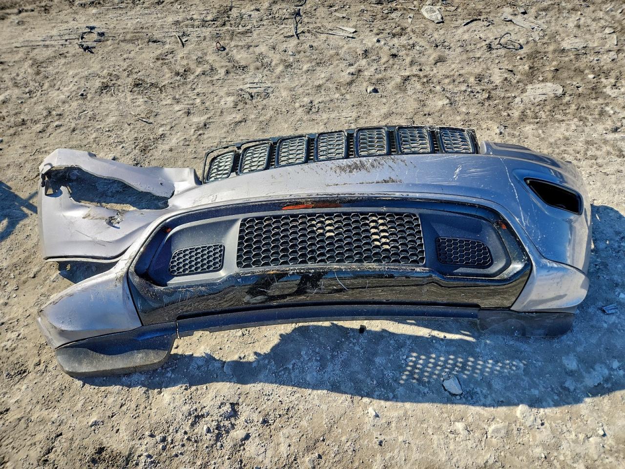 2019 JEEP GRAND CHEROKEE LAREDO photo 13