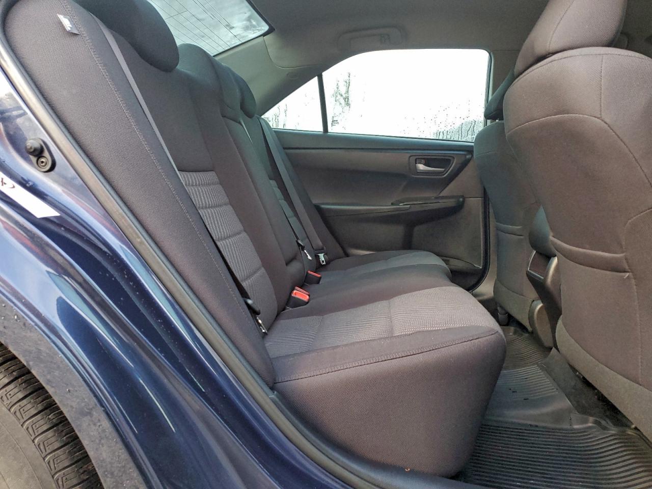2017 TOYOTA CAMRY LE photo 10