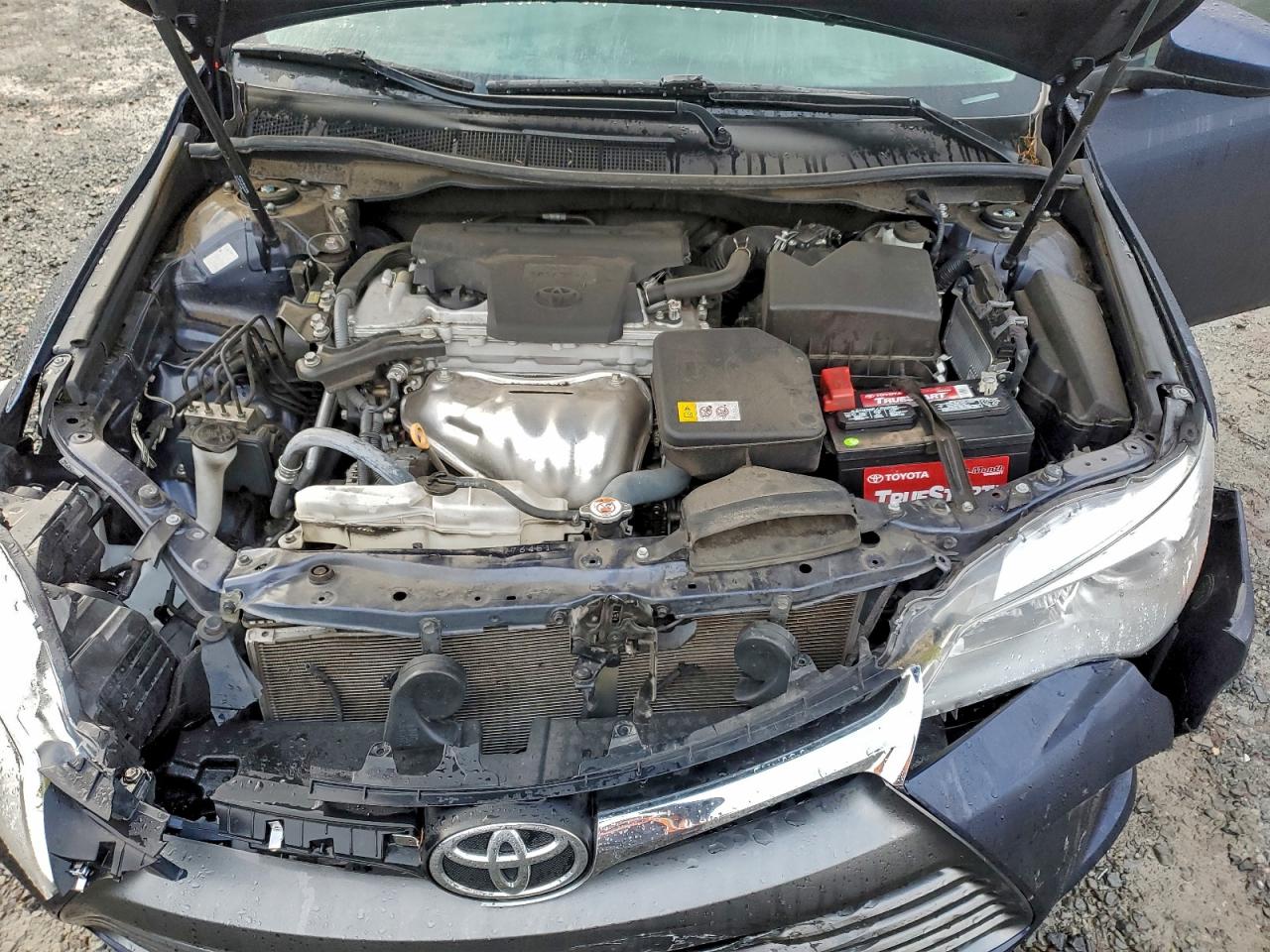 2017 TOYOTA CAMRY LE photo 11