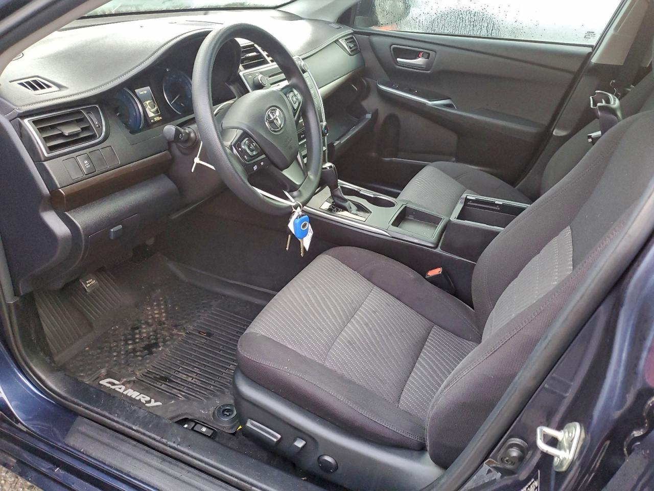 2017 TOYOTA CAMRY LE photo 7
