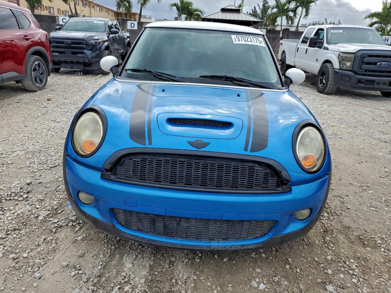 2009 MINI COOPER S photo 9