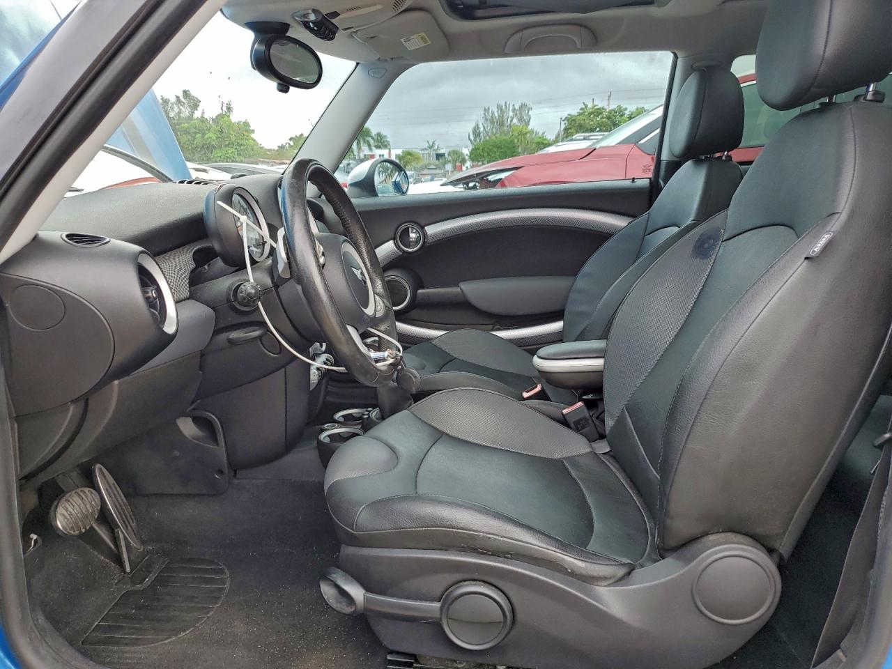 2009 MINI COOPER S photo 13