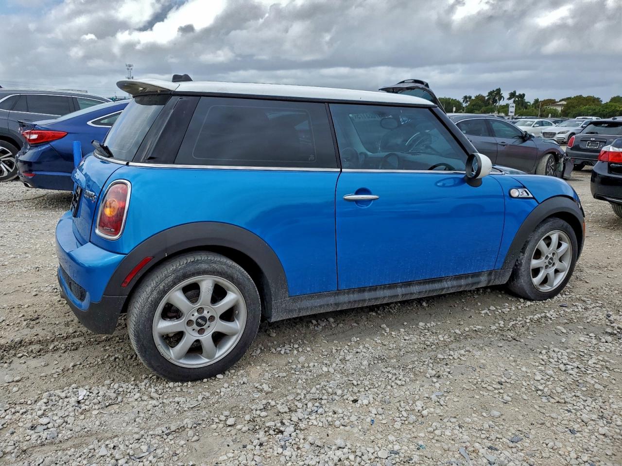 2009 MINI COOPER S photo 5