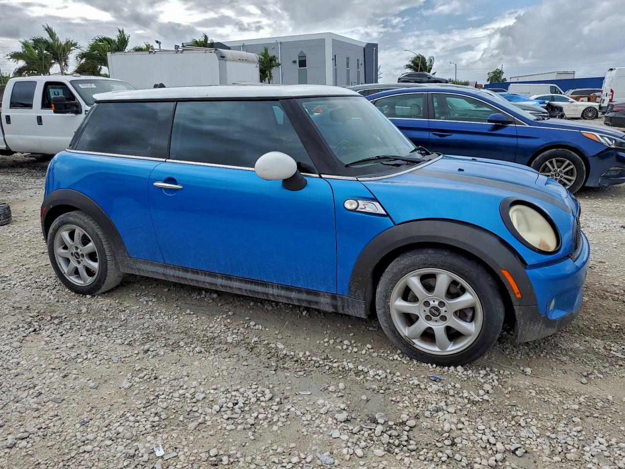 2009 MINI COOPER S photo 7