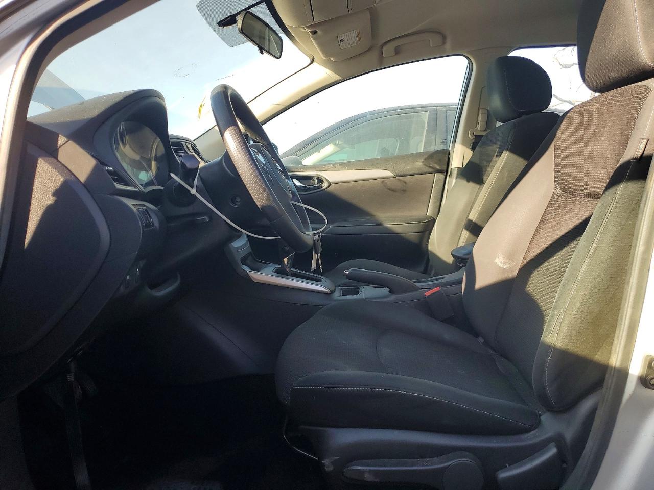 2019 NISSAN SENTRA S photo 13