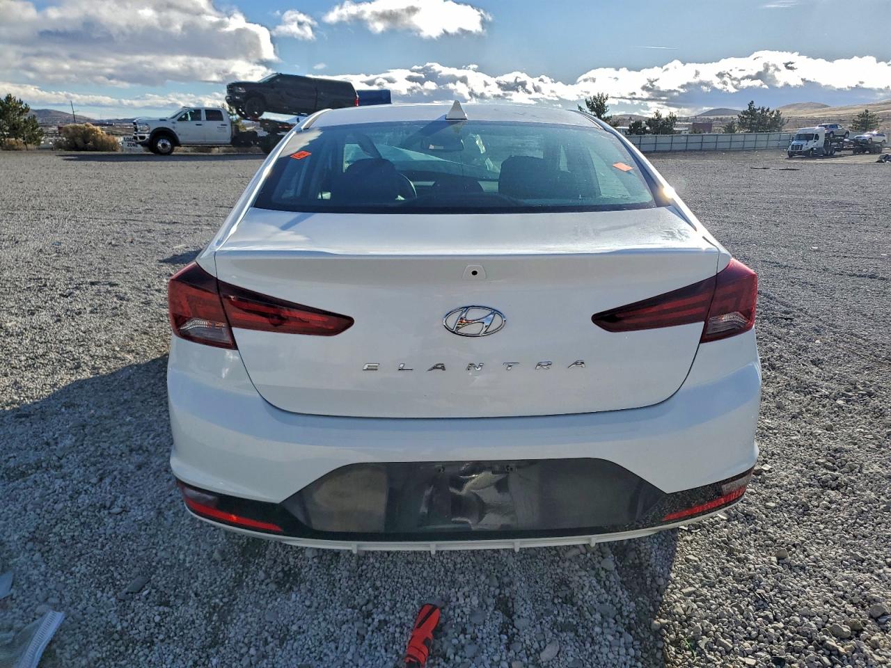 2020 HYUNDAI ELANTRA SEL photo 16