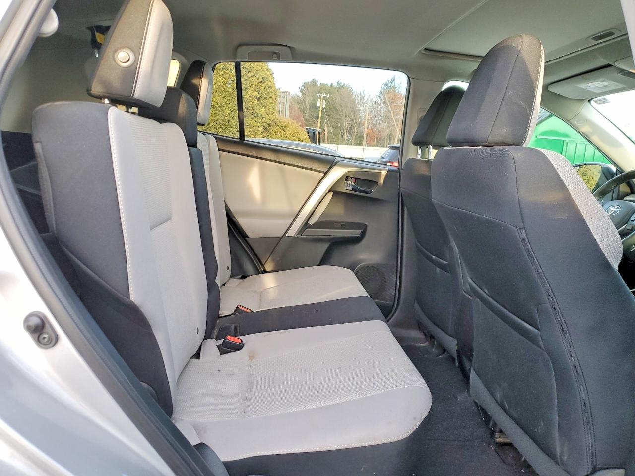 2017 TOYOTA RAV4 XLE photo 11