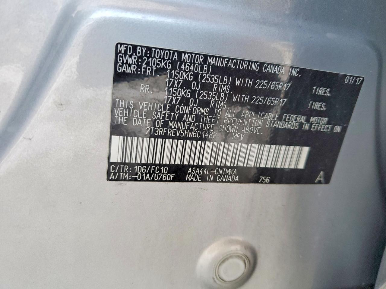 2017 TOYOTA RAV4 XLE photo 13