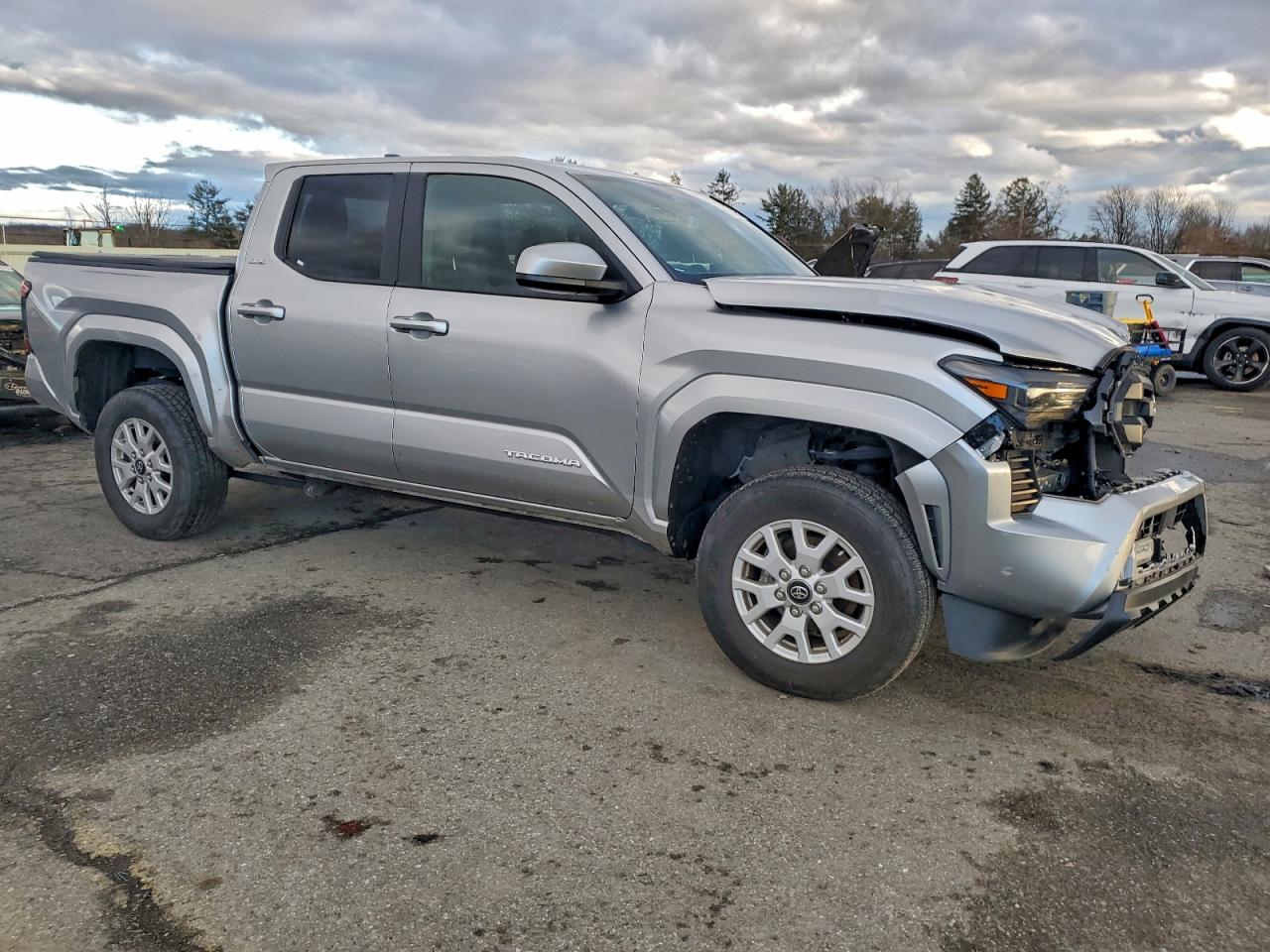 2024 TOYOTA TACOMA DOUBLE CAB photo 7