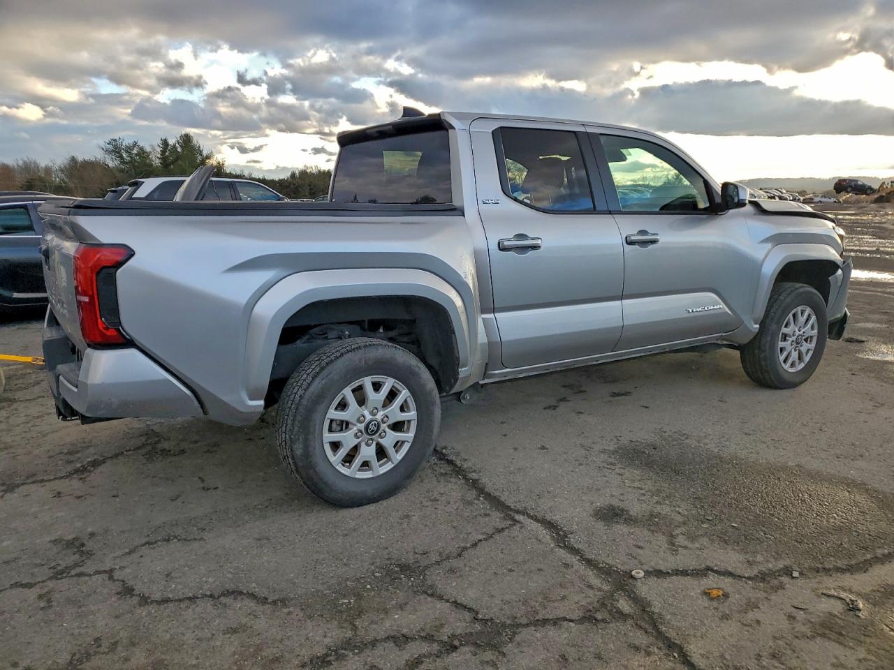2024 TOYOTA TACOMA DOUBLE CAB photo 5