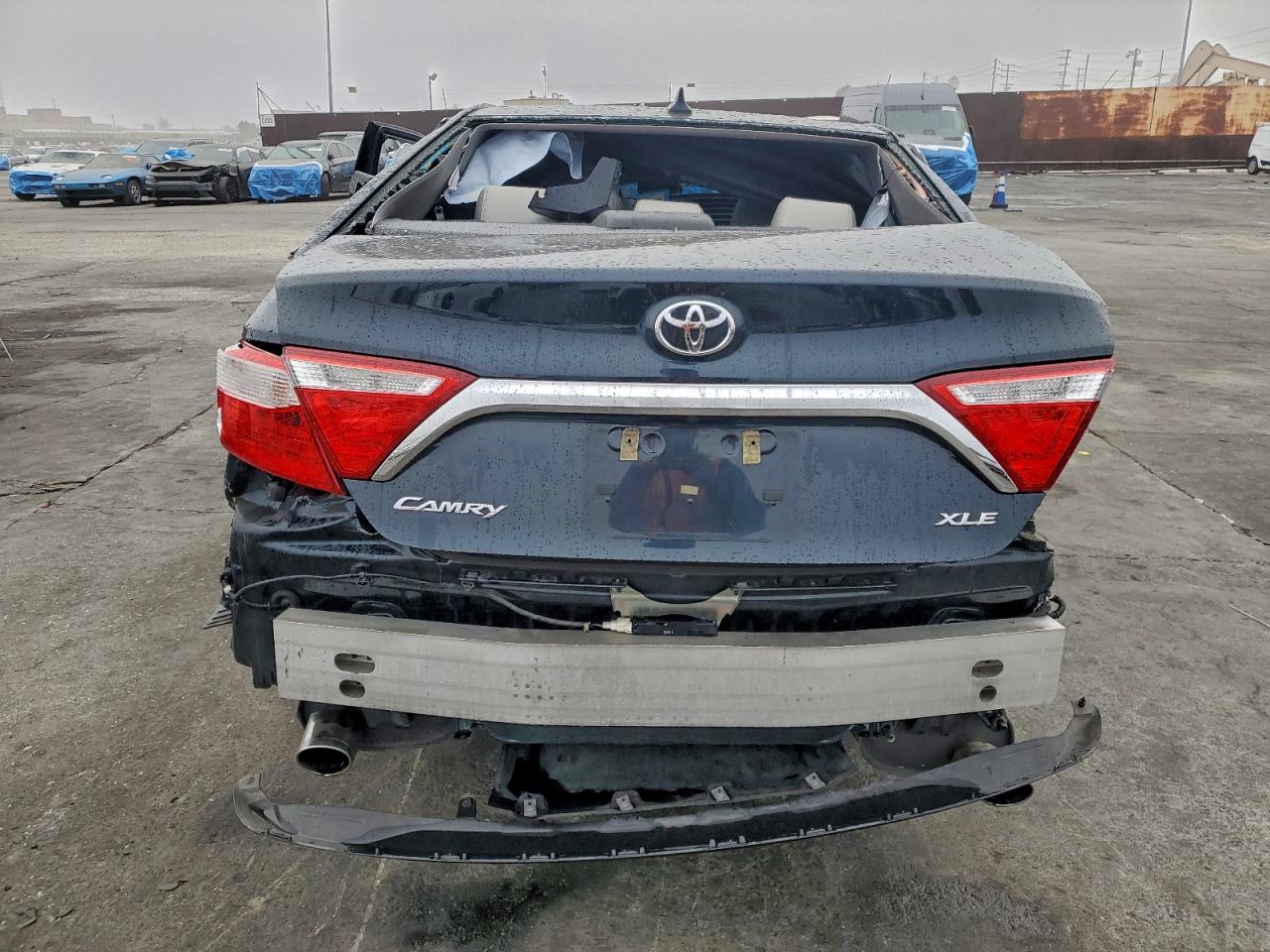 2016 TOYOTA CAMRY XSE photo 6