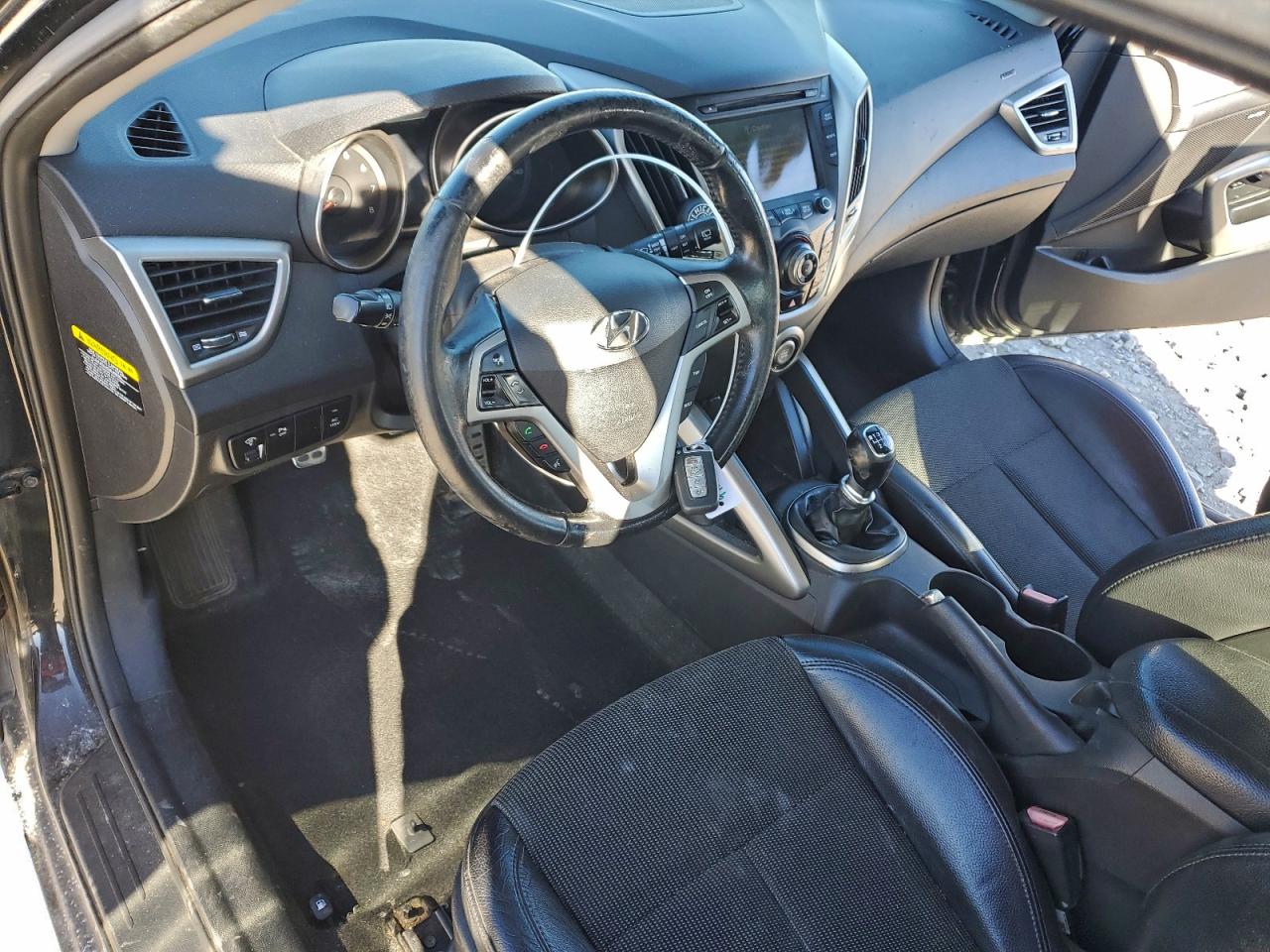 2013 HYUNDAI VELOSTER photo 15