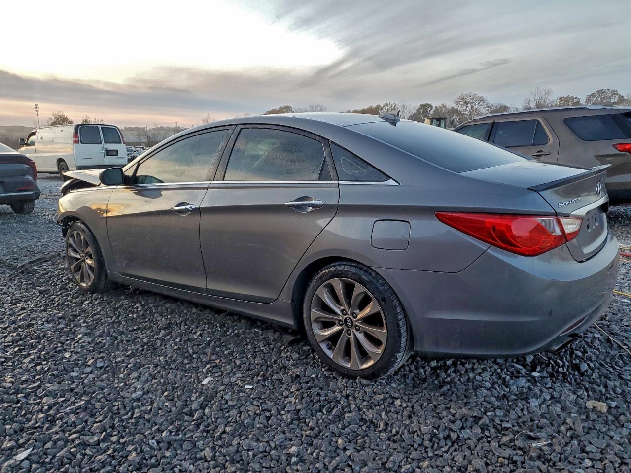 2013 HYUNDAI SONATA SE photo 3