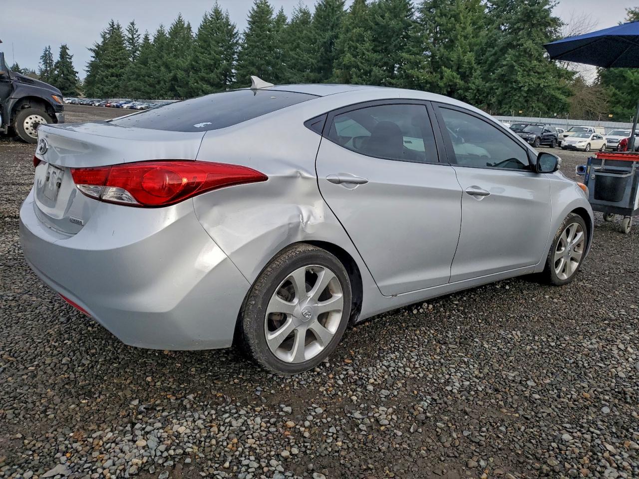 2013 HYUNDAI ELANTRA GLS photo 5