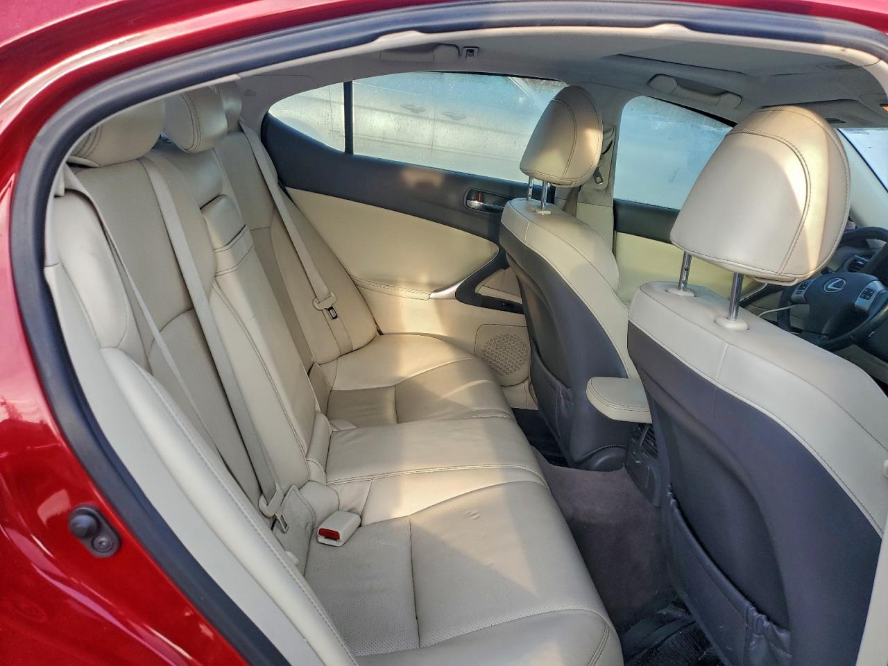 2011 LEXUS IS 250 photo 10