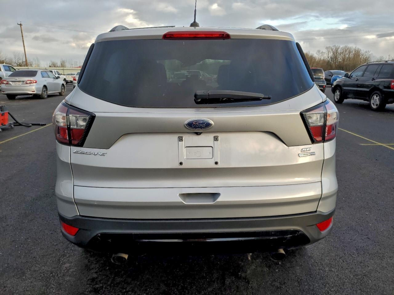 2018 FORD ESCAPE SE photo 11