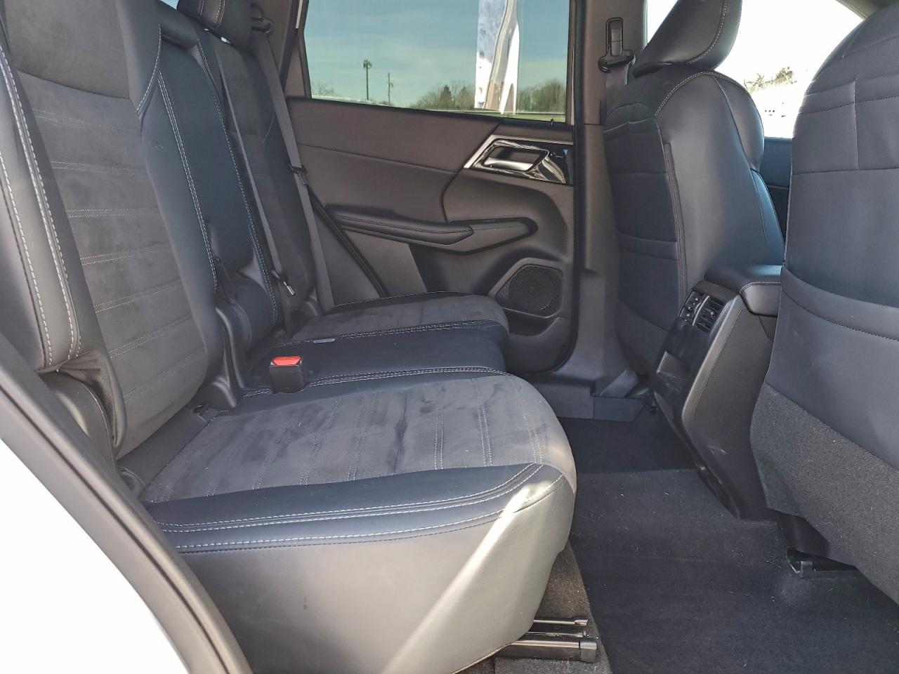 2024 MITSUBISHI OUTLANDER SE photo 21