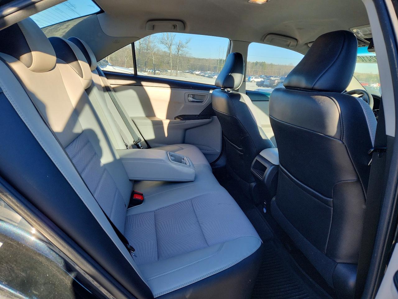 2017 TOYOTA CAMRY LE photo 28