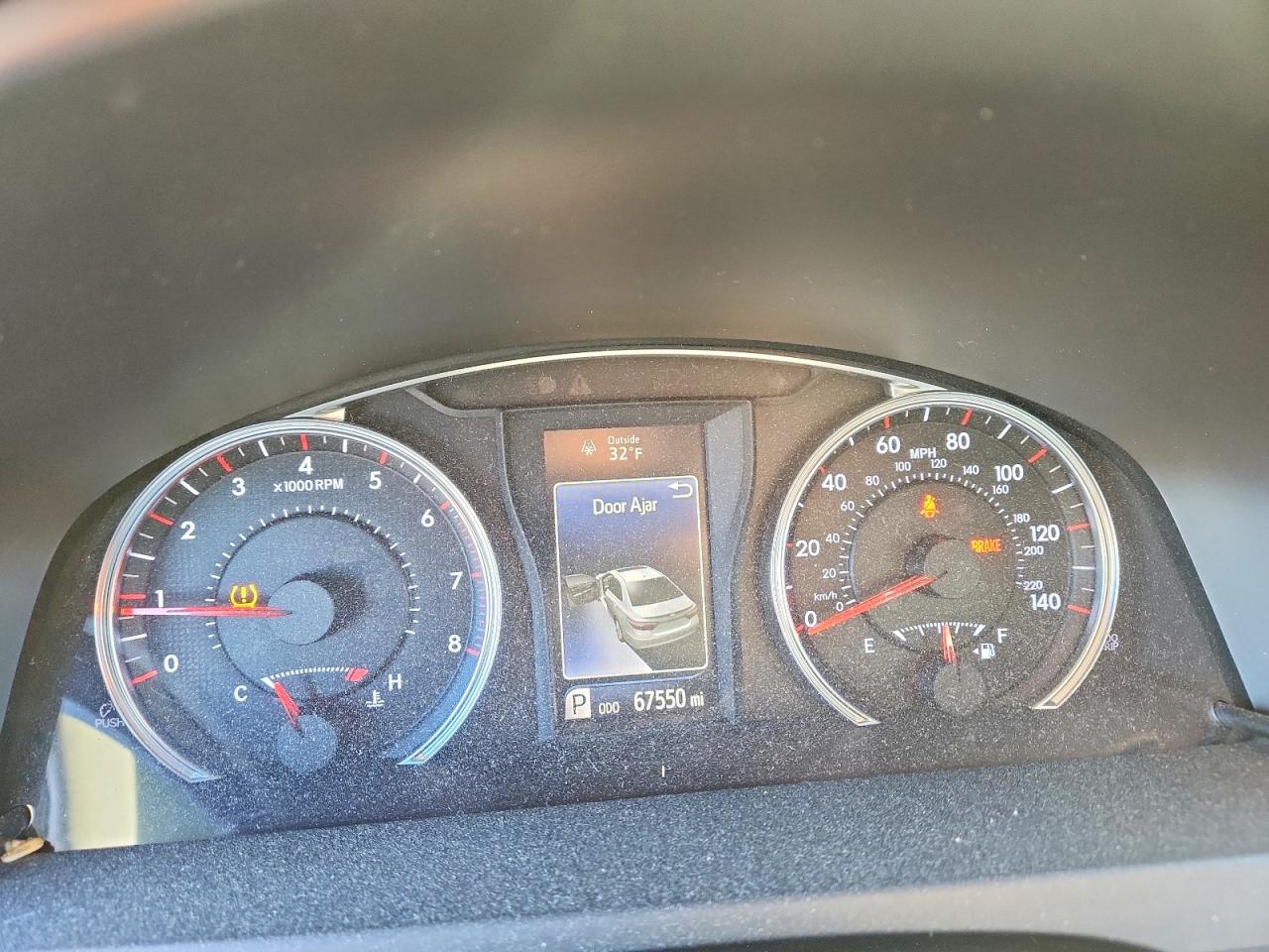 2017 TOYOTA CAMRY LE photo 25