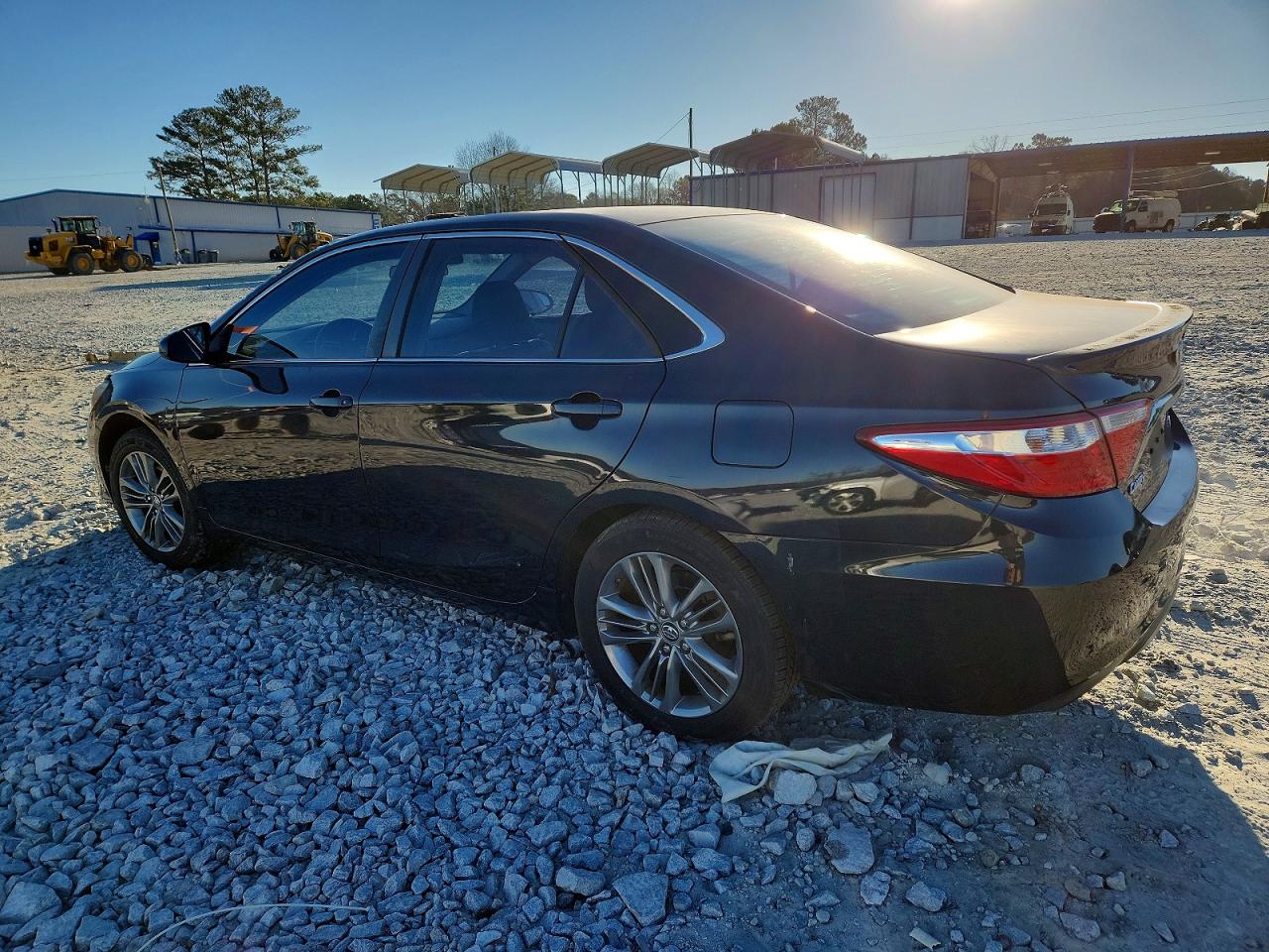 2017 TOYOTA CAMRY LE photo 4
