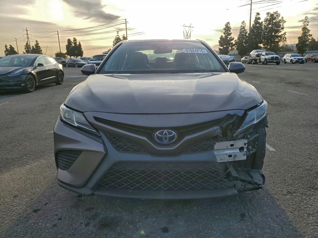 2018 TOYOTA CAMRY HYBRID photo 9