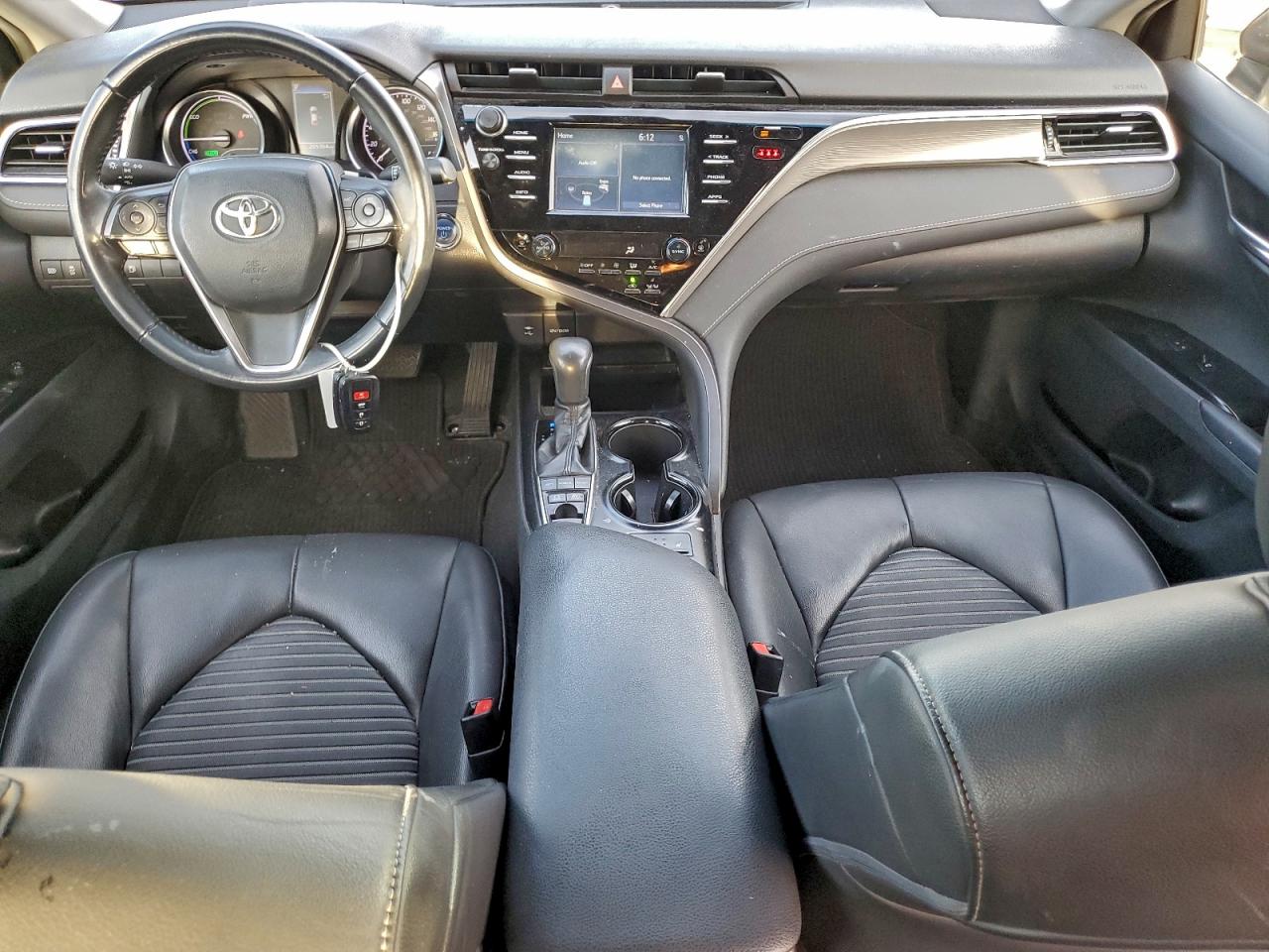 2018 TOYOTA CAMRY HYBRID photo 15