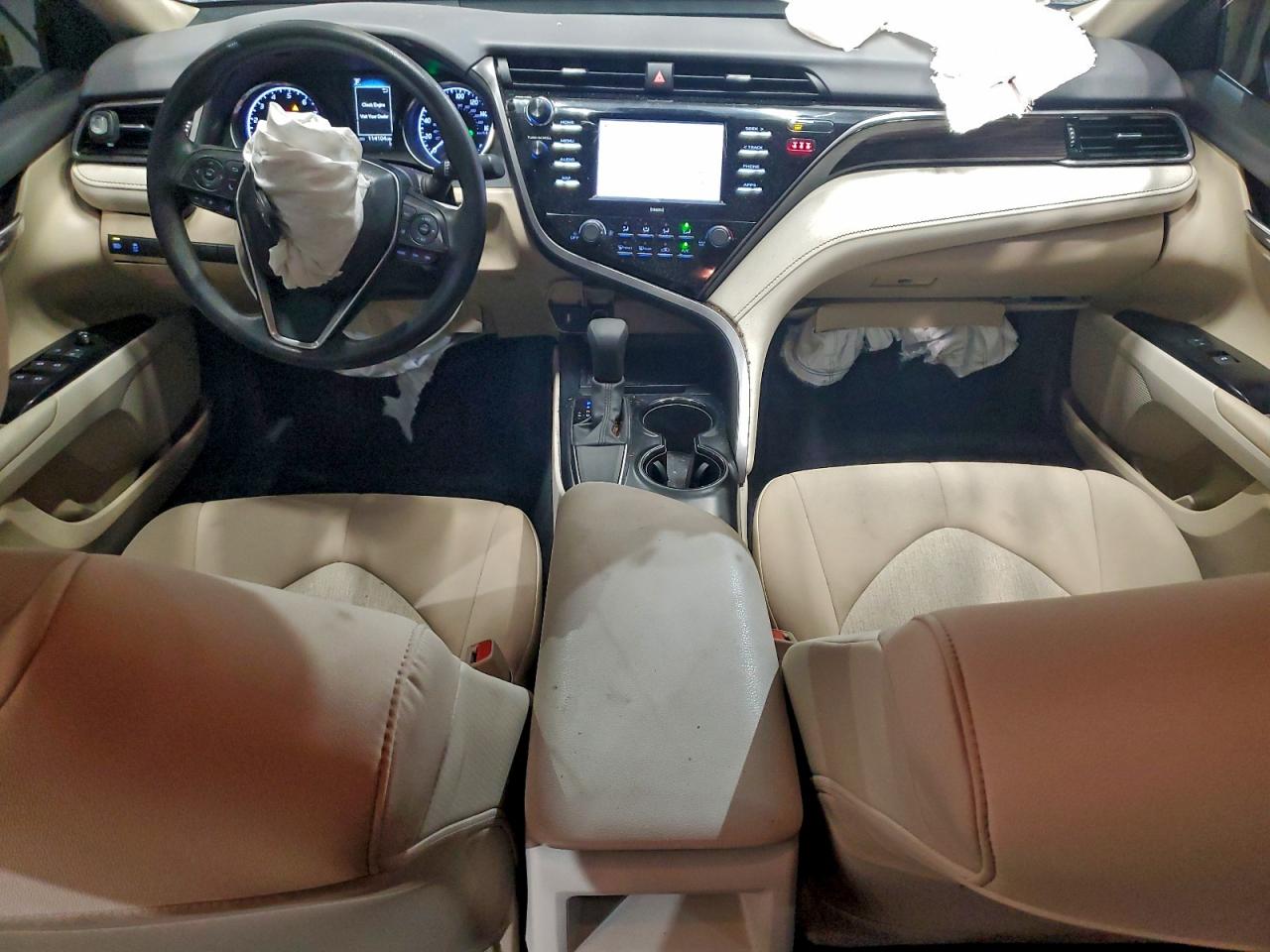 2020 TOYOTA CAMRY LE photo 8