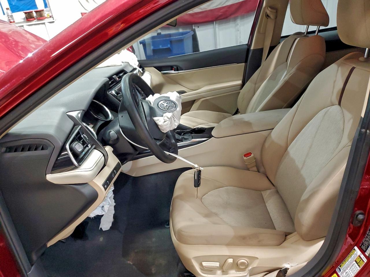 2020 TOYOTA CAMRY LE photo 7