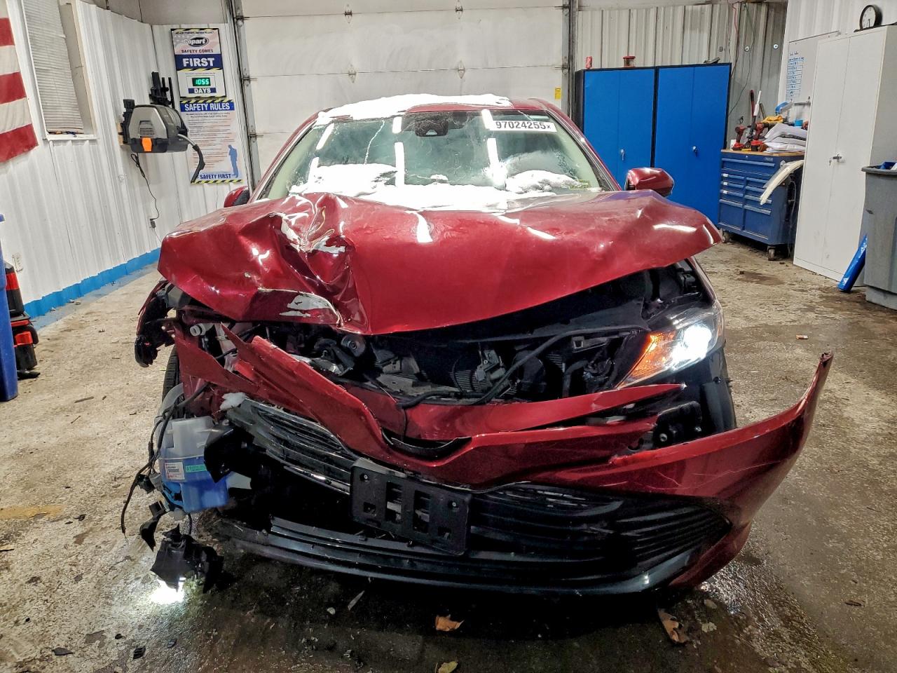 2020 TOYOTA CAMRY LE photo 5