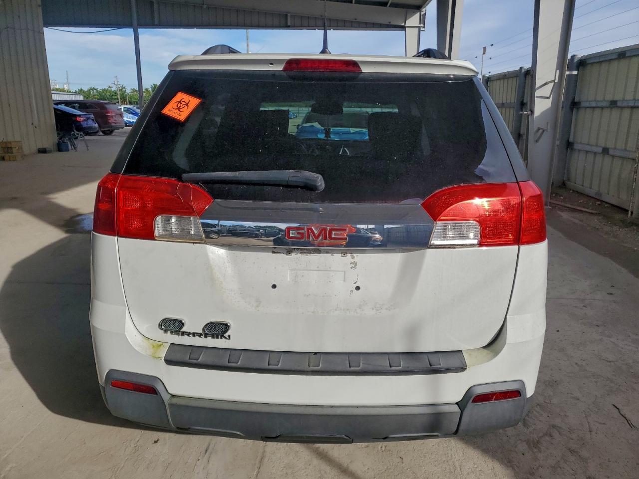 2011 GMC TERRAIN SLT photo 11