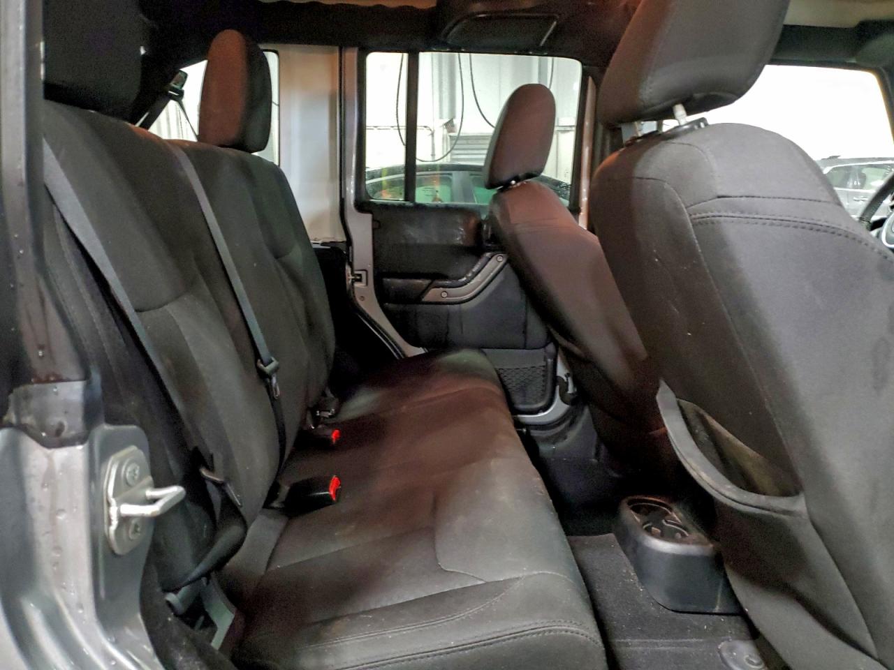 2015 JEEP WRANGLER UNLIMITED SPORT photo 31